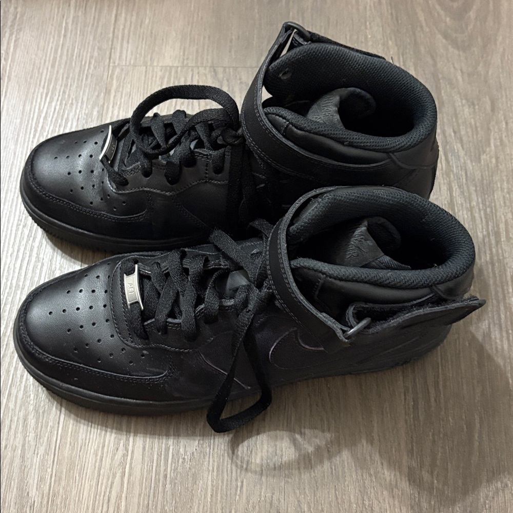 Nike Men’s Black Air Force 1 High-Top Sneakers